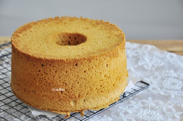 焦糖岩盐戚风蛋糕