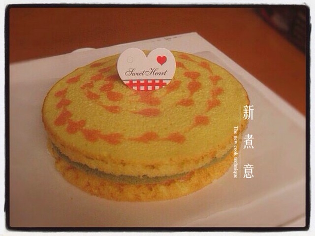 双色棋盘心形拉花蛋糕