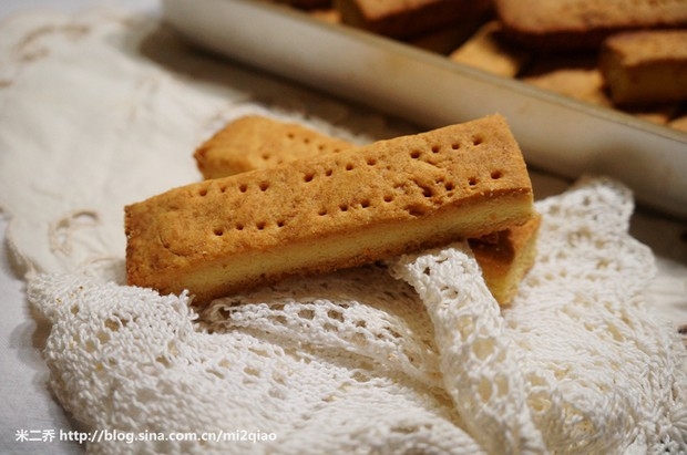 米粉黄油酥饼（中筋面粉版）---连“做”带“吃”都快手！