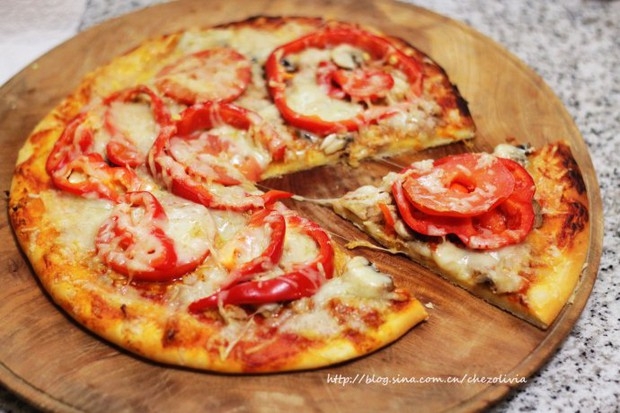 金枪鱼匹萨&培根腊肠披萨