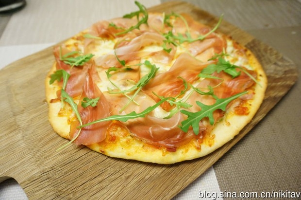意式脆底云南小瓜培根speck pizza
