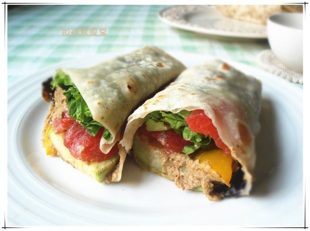 星巴克烤蔬菜鹰嘴豆泥素食卷