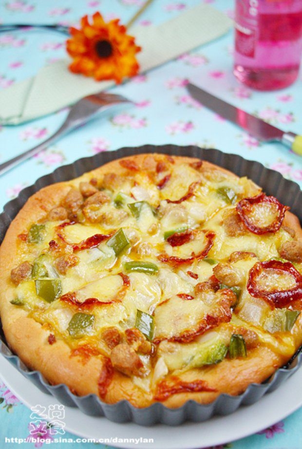 萨拉米肠牛肉披萨