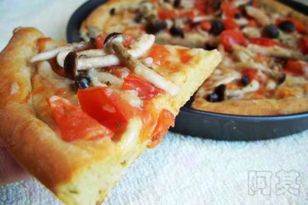 番茄蘑菇比萨