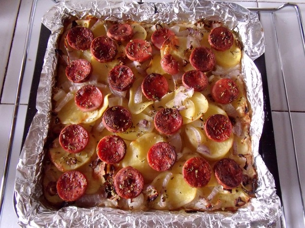 土豆片洋葱披萨——不用奶酪也能做披萨