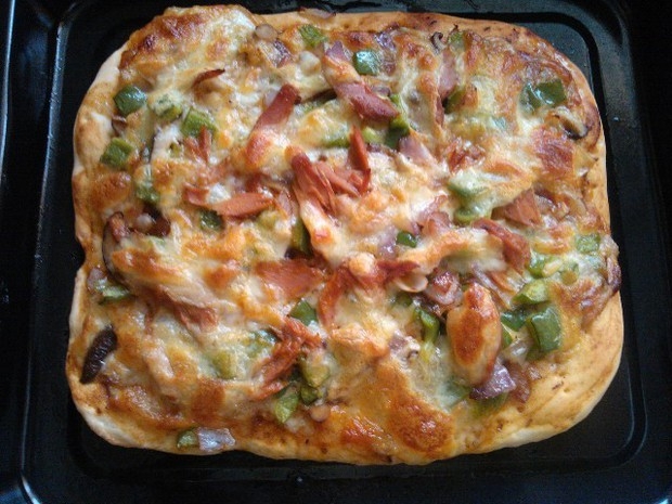 脆底金枪鱼披萨