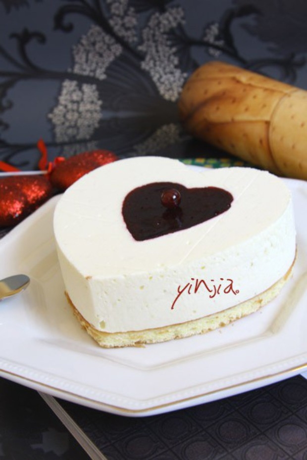 红莓白巧克力慕斯蛋糕