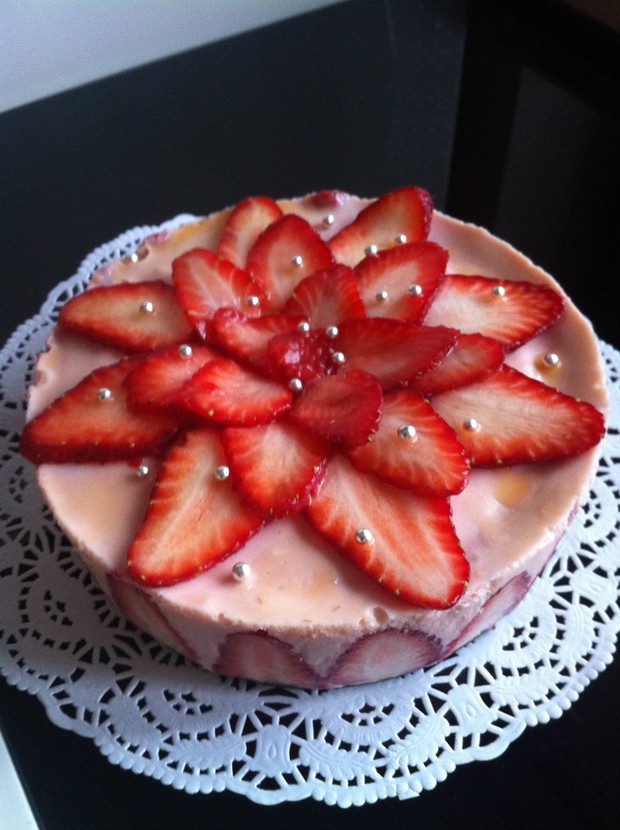 草莓慕斯蛋糕