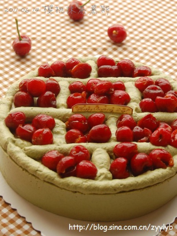 蜜樱桃抹茶慕斯