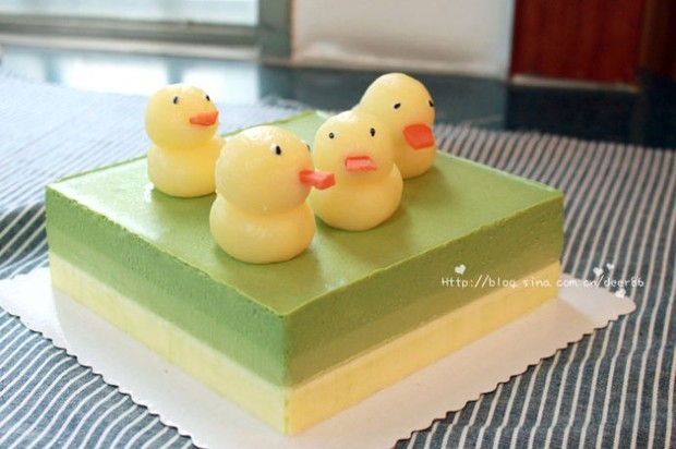 春江水暖鸭先知——开心果白巧克力慕斯