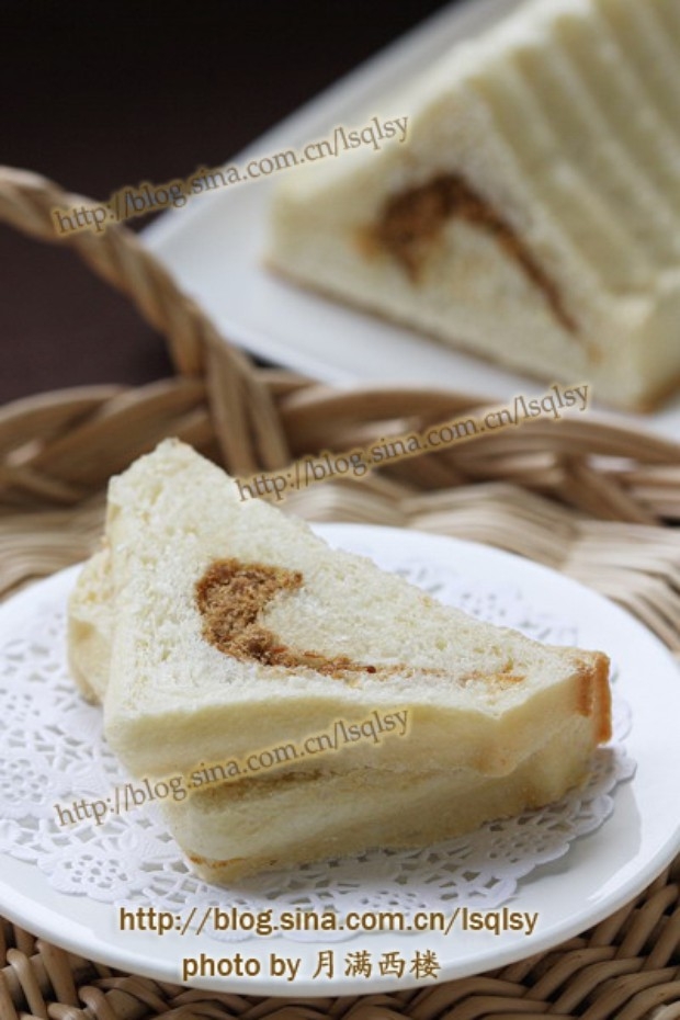 鹿背模肉松吐司