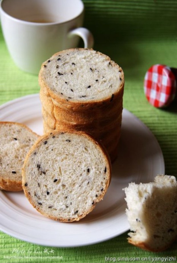 全麦黑芝麻吐司