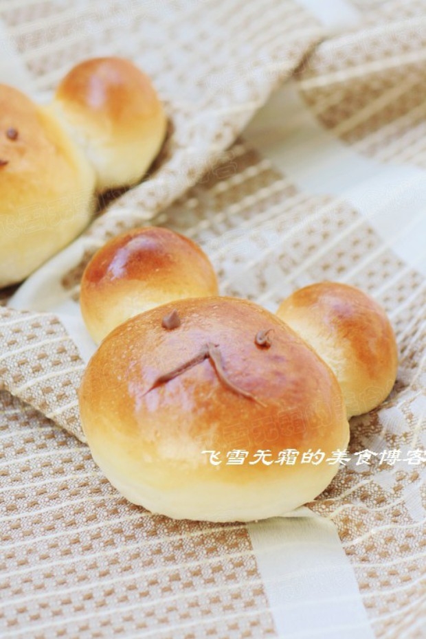 卡通小熊面包