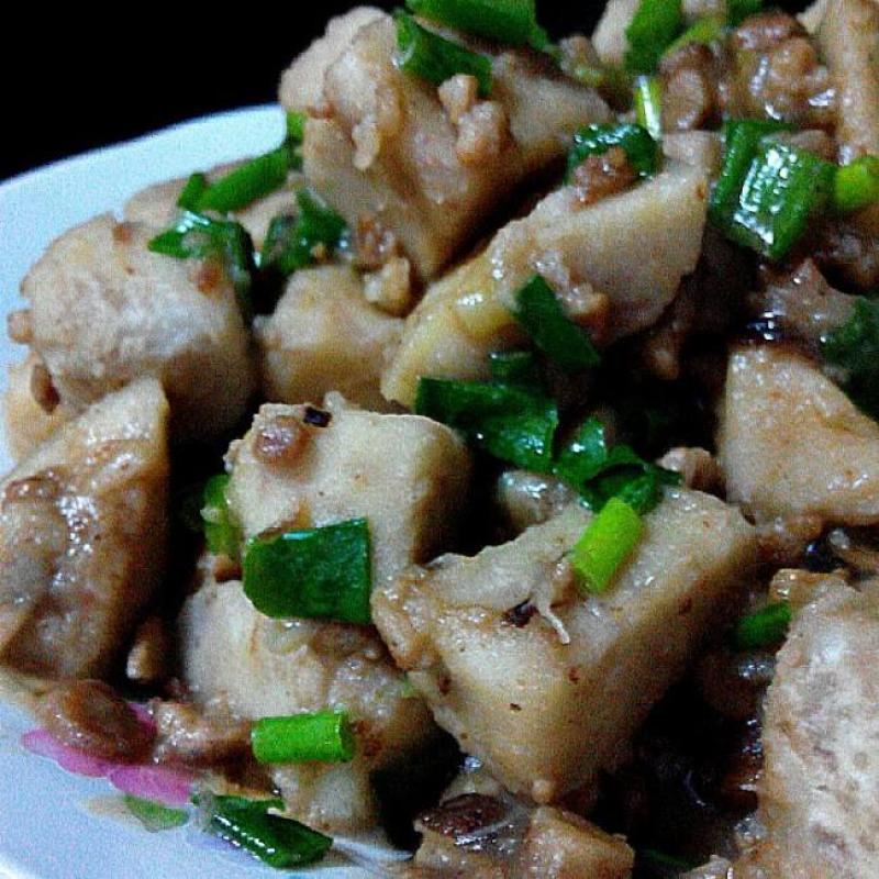 香菇肉末焖香芋(宝贝最喜欢吃的菜之一)