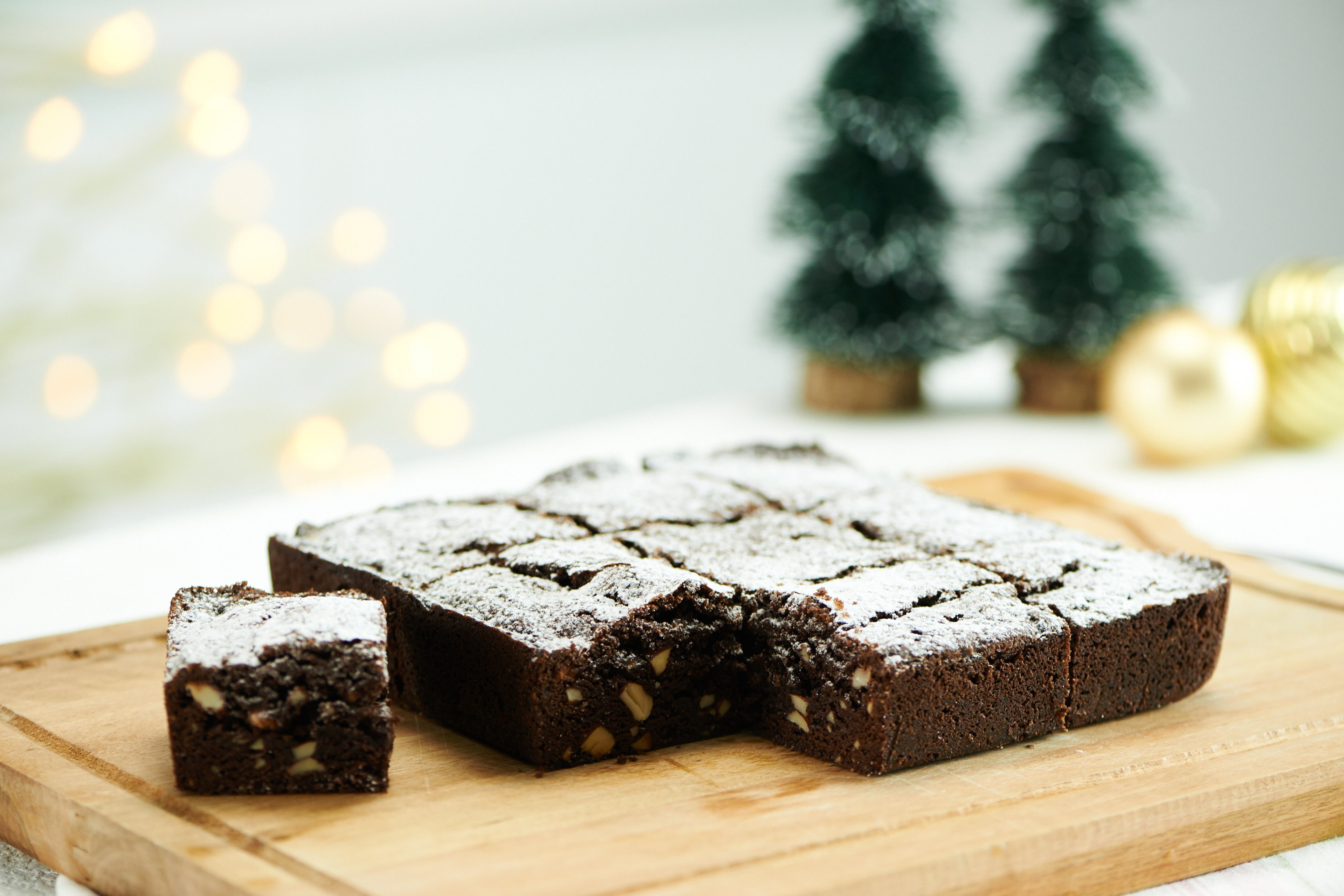 圣诞黑巧克力杏仁布朗尼