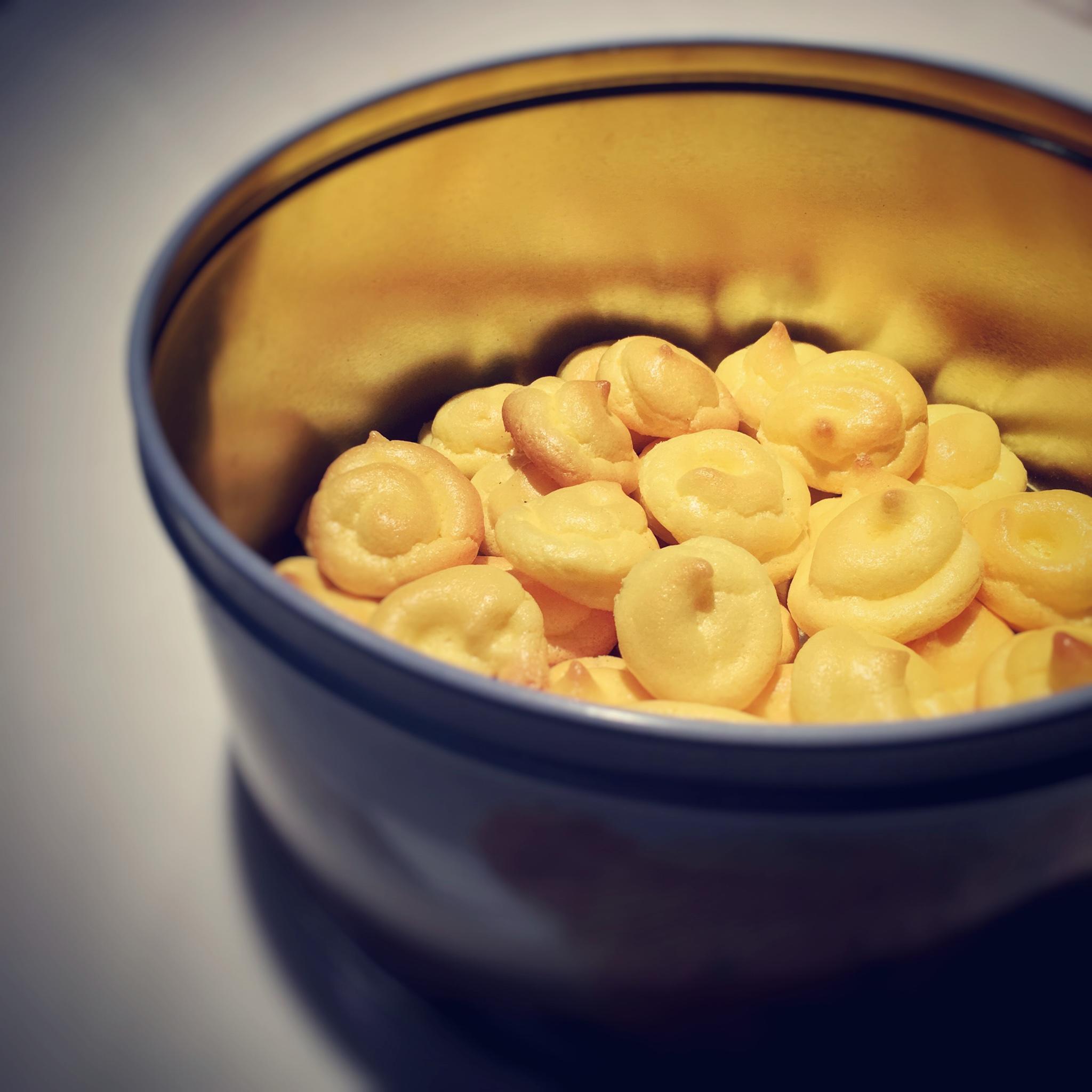 入口即化的蛋黄溶豆