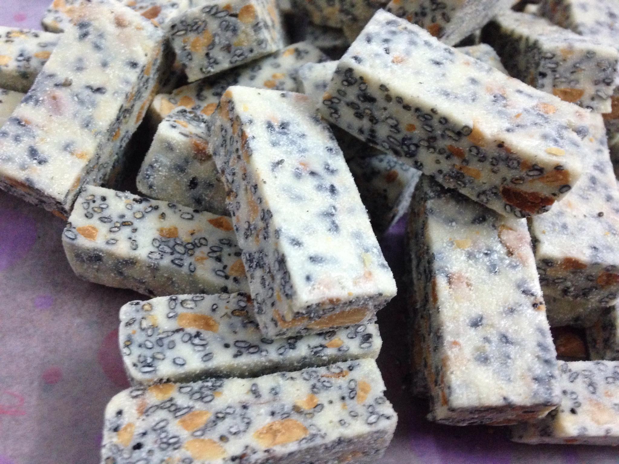 黑芝麻花生牛轧糖